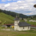 Mănăstirea Făgeţel – candela românească de sub munţii Harghitei