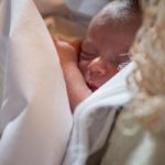 Credința în Maica Domnului readuce la viață un bebeluș născut prematur